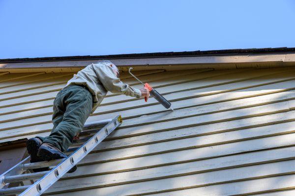 Vinyl Siding Caulk Repair in Rochester