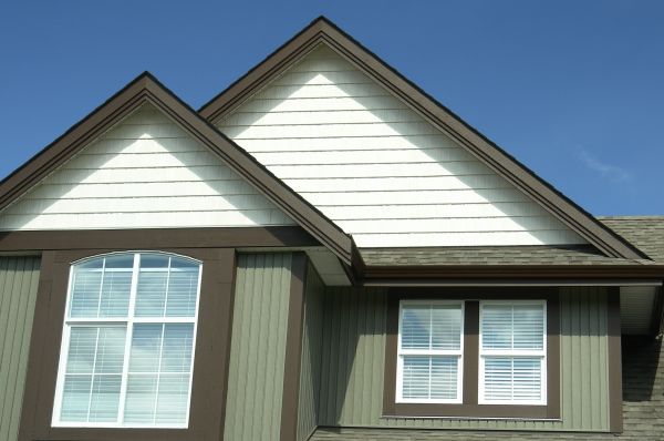 Vertical Vinyl Siding Repair in Rochester